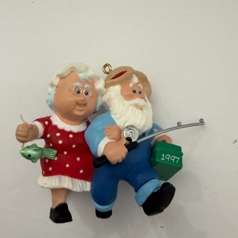1997 Hallmark Keepsake Ornament The Clauses on Vacation Fishing Santa Mrs Claus